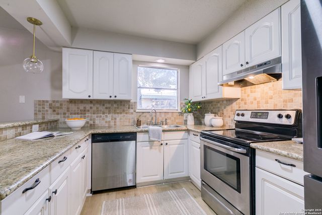 8727 Tradewind, Windcrest, TX 78239