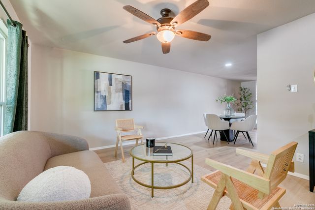 8727 Tradewind, Windcrest, TX 78239