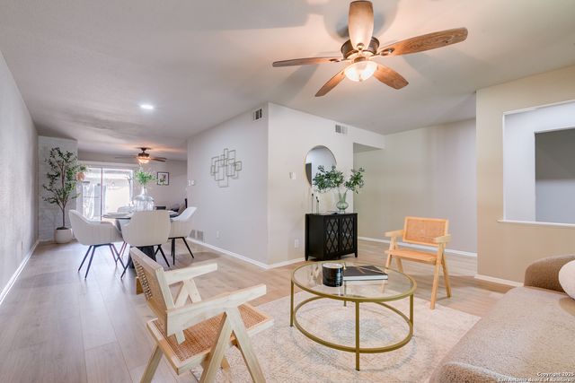 8727 Tradewind, Windcrest, TX 78239