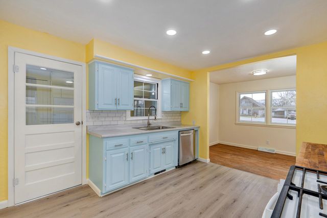 903 S Scenic Avenue, Springfield, MO 65802