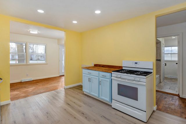 903 S Scenic Avenue, Springfield, MO 65802