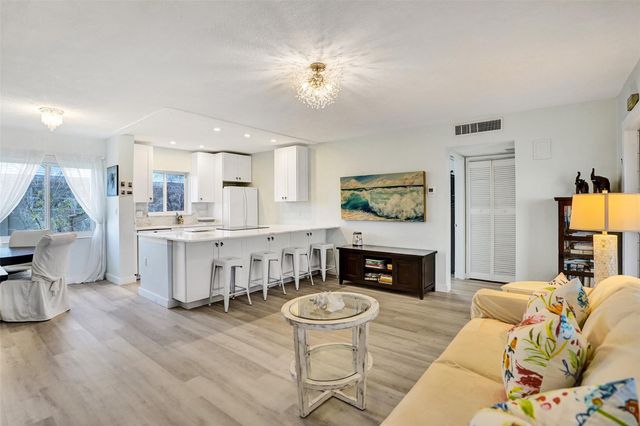 4848 NE 23 Avenue 9C, Fort Lauderdale, FL 33308