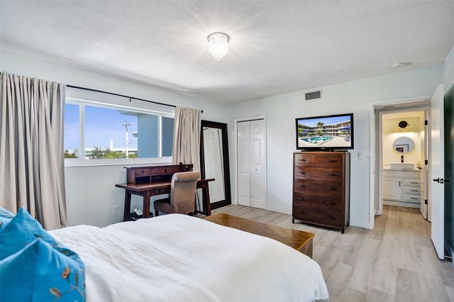 4848 NE 23 Avenue 9C, Fort Lauderdale, FL 33308