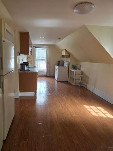 48 Maple Ave 2, Holden, MA 01520