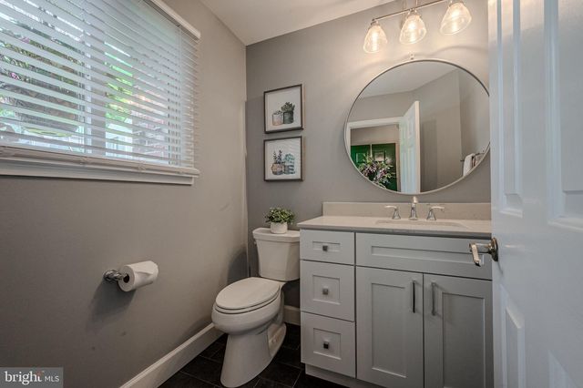 316 PLEASANT KNOLL CT, Newark, DE 19711