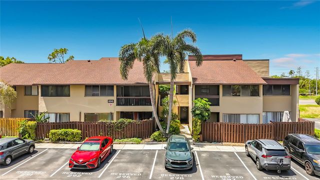 890 N VILLAGE DRIVE N 204, St Petersburg, FL 33716