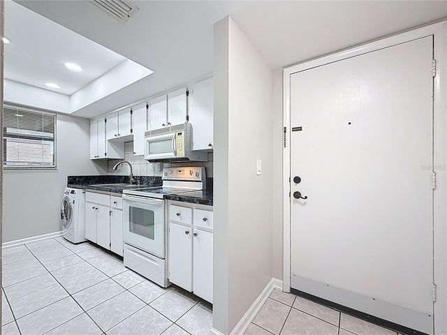 890 N VILLAGE DRIVE N 204, St Petersburg, FL 33716