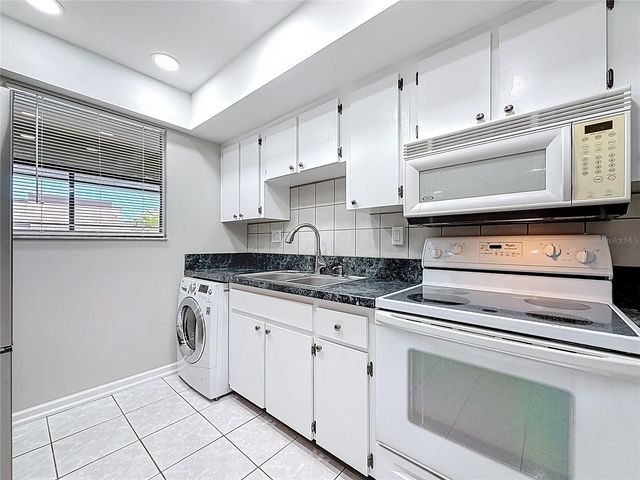 890 N VILLAGE DRIVE N 204, St Petersburg, FL 33716