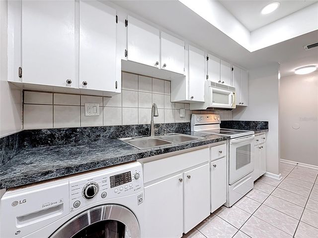 890 N VILLAGE DRIVE N 204, St Petersburg, FL 33716