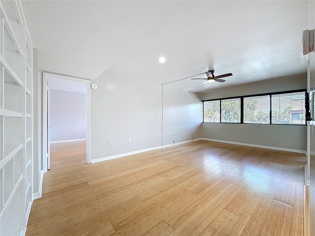 890 N VILLAGE DRIVE N 204, St Petersburg, FL 33716