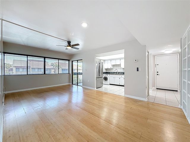 890 N VILLAGE DRIVE N 204, St Petersburg, FL 33716