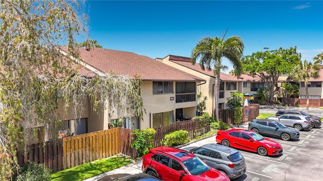 890 N VILLAGE DRIVE N 204, St Petersburg, FL 33716