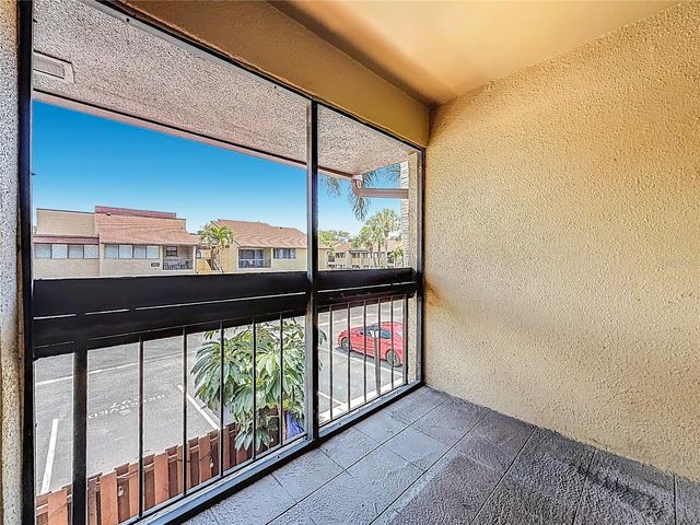 890 N VILLAGE DRIVE N 204, St Petersburg, FL 33716