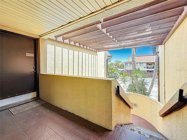 890 N VILLAGE DRIVE N 204, St Petersburg, FL 33716