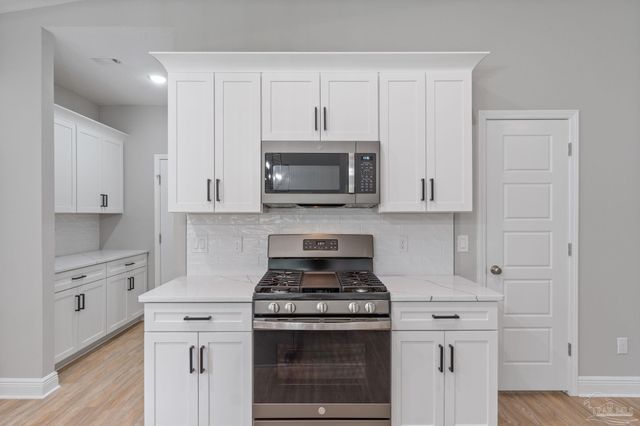 8332 Vickie St, Pensacola, FL 32514