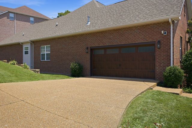 932 Century Oak Dr, Nashville, TN 37211
