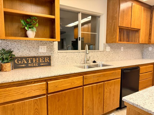 1674 W Bullard Avenue, Fresno, CA 93711