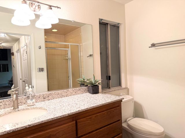 1674 W Bullard Avenue, Fresno, CA 93711