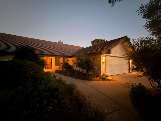 1674 W Bullard Avenue, Fresno, CA 93711