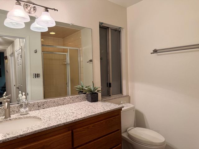 1674 W Bullard Avenue, Fresno, CA 93711