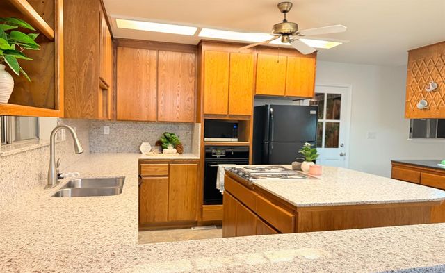 1674 W Bullard Avenue, Fresno, CA 93711