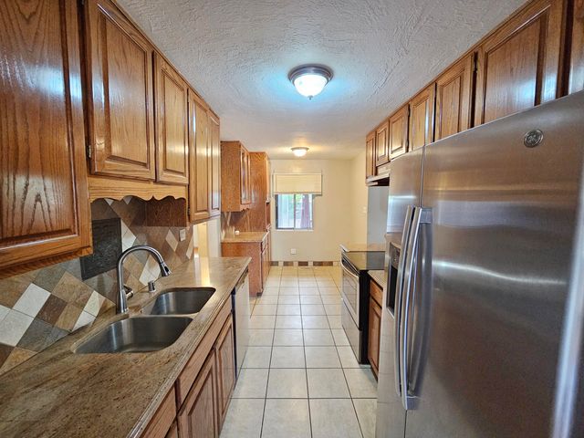 1604 LOS ARBOLES Avenue NW, Albuquerque, NM 87107