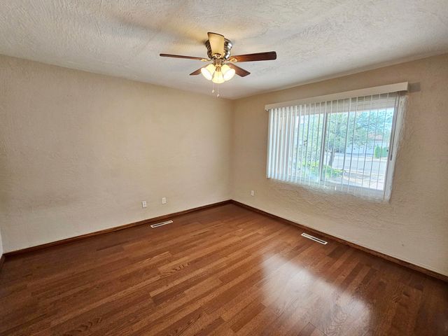 1604 LOS ARBOLES Avenue NW, Albuquerque, NM 87107