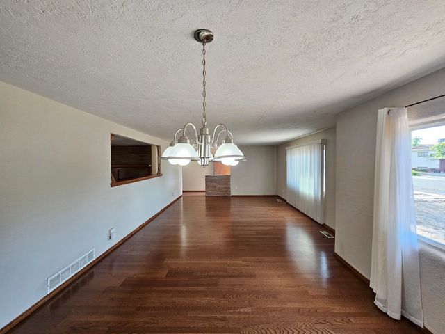 1604 LOS ARBOLES Avenue NW, Albuquerque, NM 87107