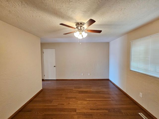 1604 LOS ARBOLES Avenue NW, Albuquerque, NM 87107