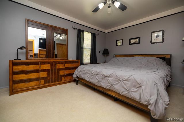 9470 Mandon Road, White Lake, MI 48386