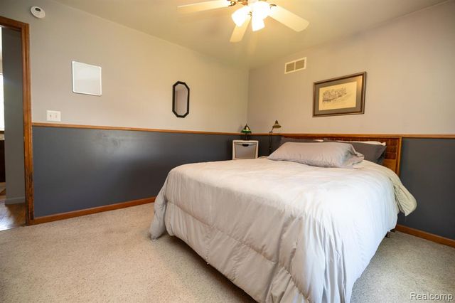 9470 Mandon Road, White Lake, MI 48386