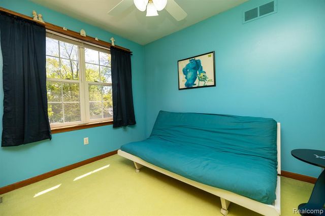 9470 Mandon Road, White Lake, MI 48386