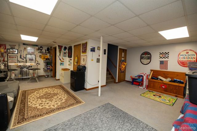 9470 Mandon Road, White Lake, MI 48386