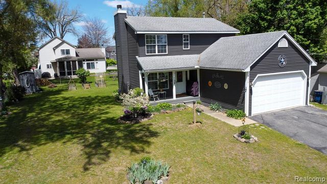 9470 Mandon Road, White Lake, MI 48386