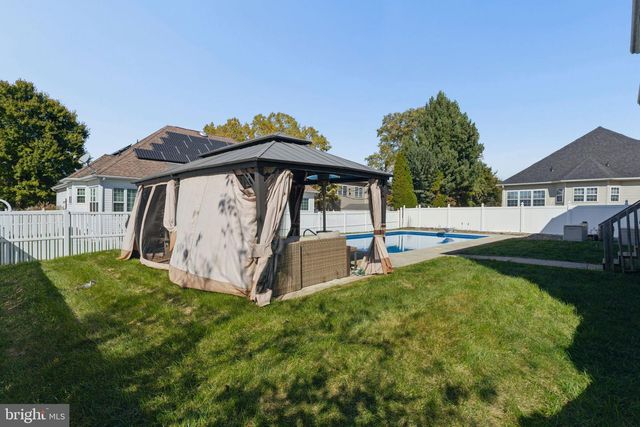 137 TRADEWINDS DR, Mount Royal, NJ 08061