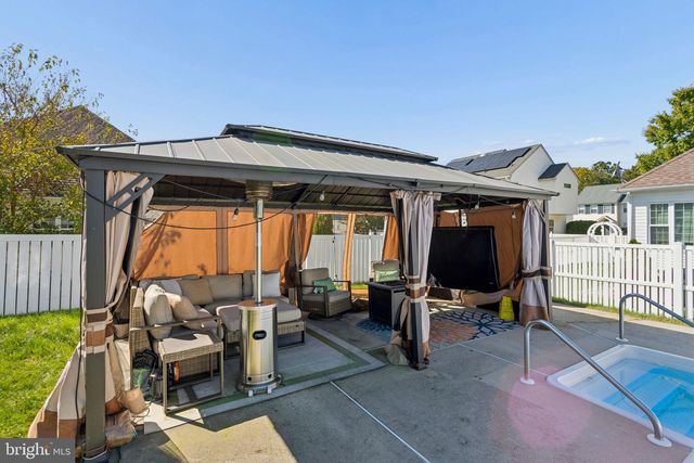 137 TRADEWINDS DR, Mount Royal, NJ 08061