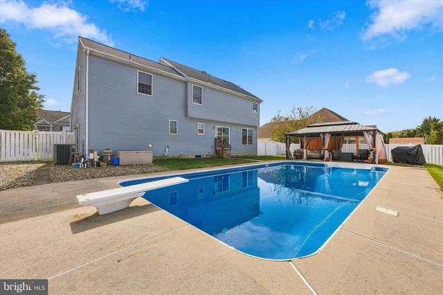 137 TRADEWINDS DR, Mount Royal, NJ 08061