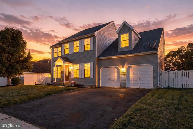 137 TRADEWINDS DR, Mount Royal, NJ 08061