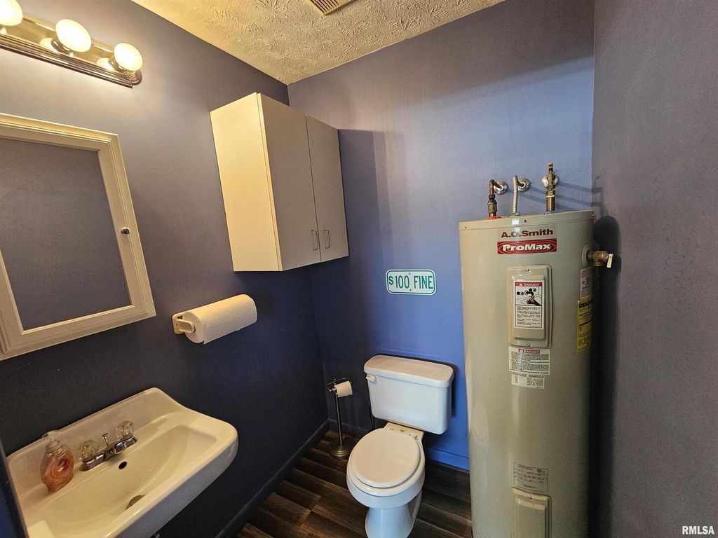 Image 18 of property listing at 2801 & 2803 Veterans Memorial Drive, Mt Vernon, IL 62864