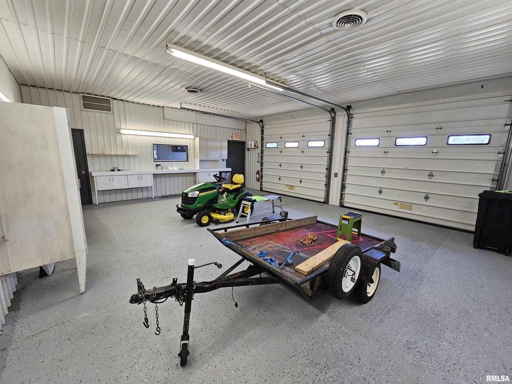 Image 21 of property listing at 2801 & 2803 Veterans Memorial Drive, Mt Vernon, IL 62864