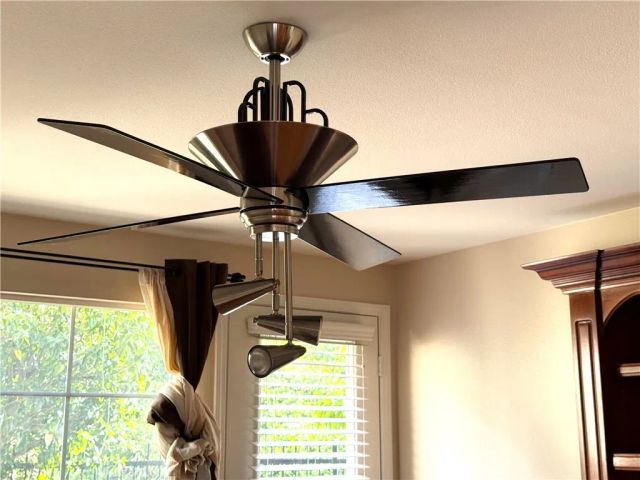 2 Honeydew, Irvine, CA 92603