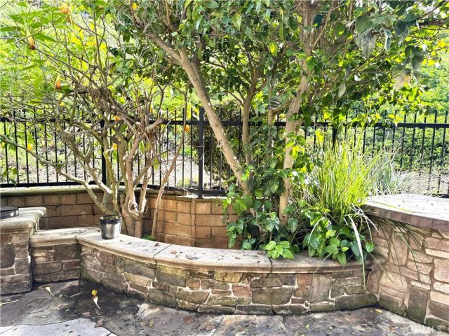 2 Honeydew, Irvine, CA 92603