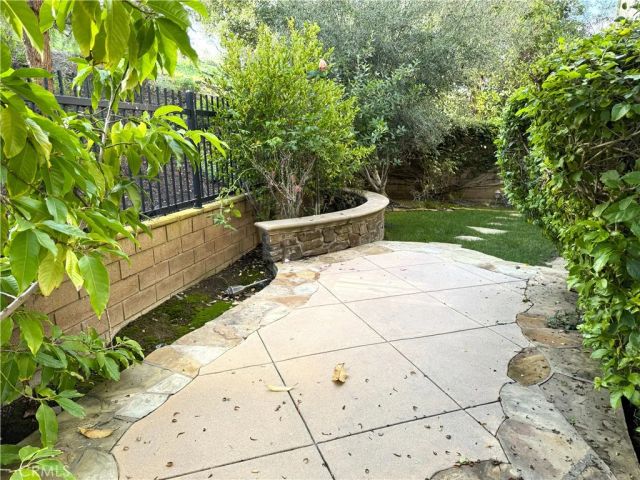 2 Honeydew, Irvine, CA 92603