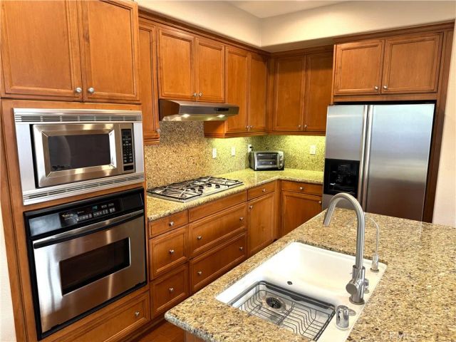 2 Honeydew, Irvine, CA 92603