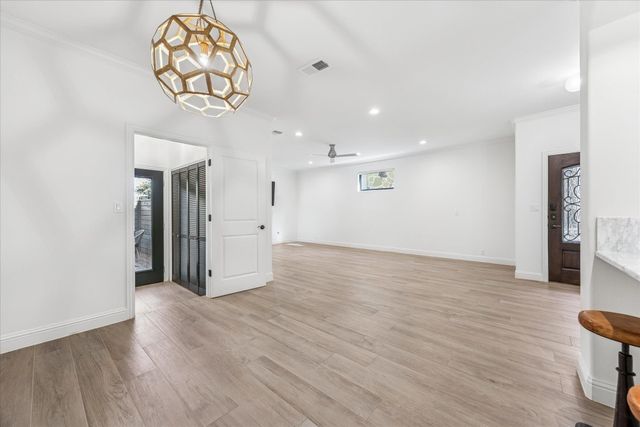 3303 Pecos ST B, Austin, TX 78703