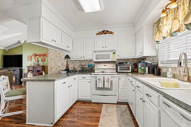 4331 Baldwin Ave, Little River, SC 29566