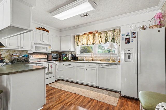 4331 Baldwin Ave, Little River, SC 29566