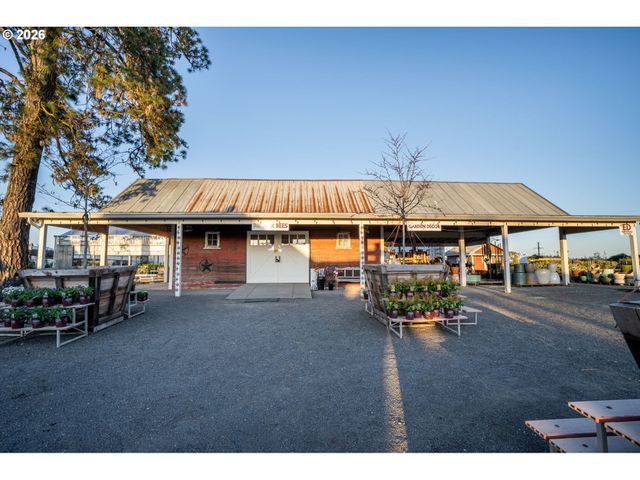 7601 Nw Milne Road- Rd, Cornelius, OR 97113