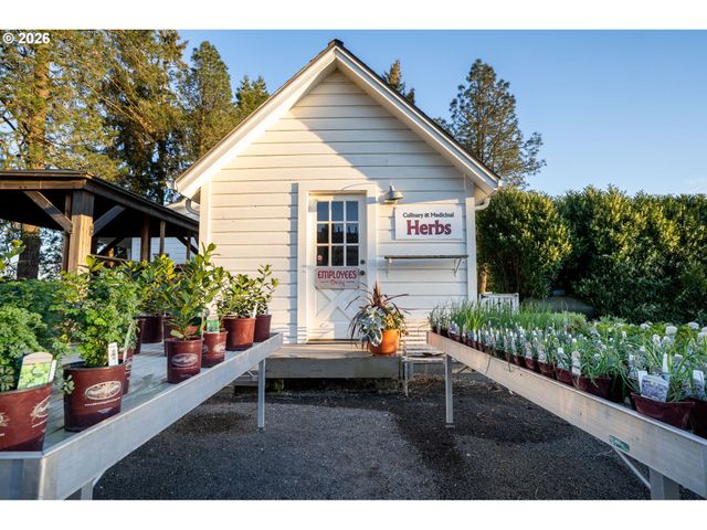 7601 Nw Milne Road- Rd, Cornelius, OR 97113