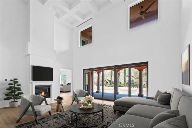 17190 Small Canyon Ln, Riverside, CA 92506